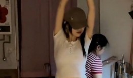 大屁股美女视频国产免费,性感魅力尽展无遗